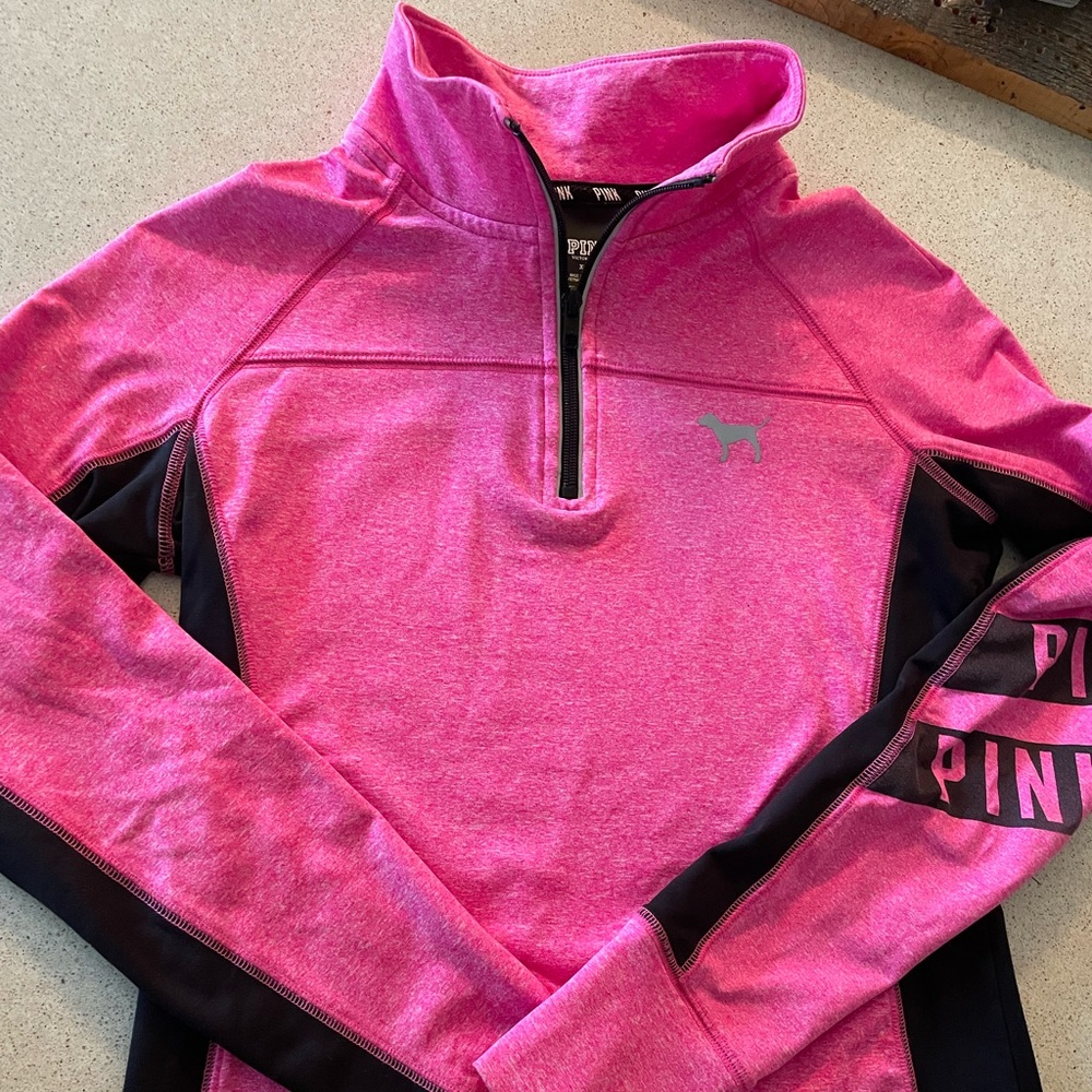 PINK brand tech 1/4 - XS